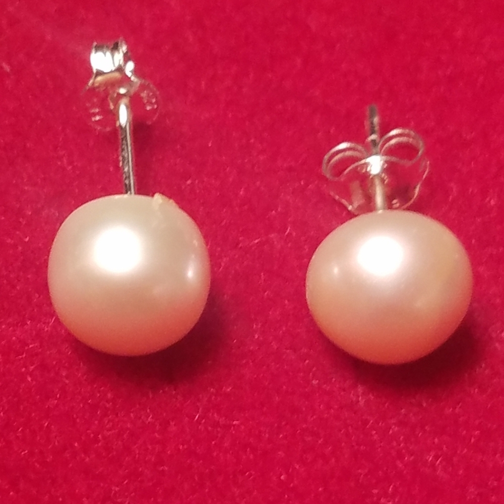 925 light pink pearl stud